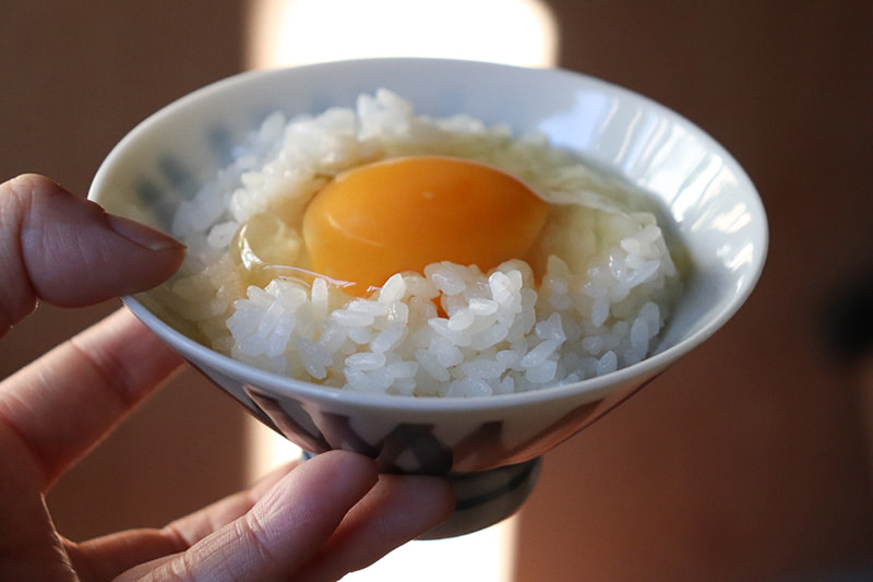 画像：卵かけご飯を作ってみたり