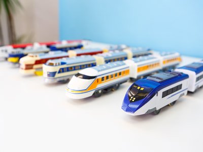 画像：電車のおもちゃやミニカーを使って遊んでいる動画が特に人気！